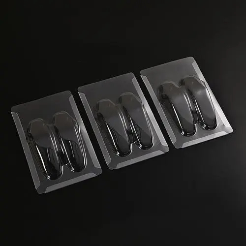 　　折三边插卡吸塑